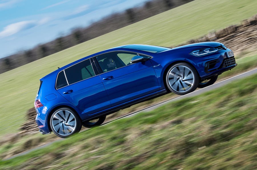 2-vw-golf-r-2019-rt-hero-side.jpg.68a6bdb412d9eb425d8e29edf47028fb.jpg