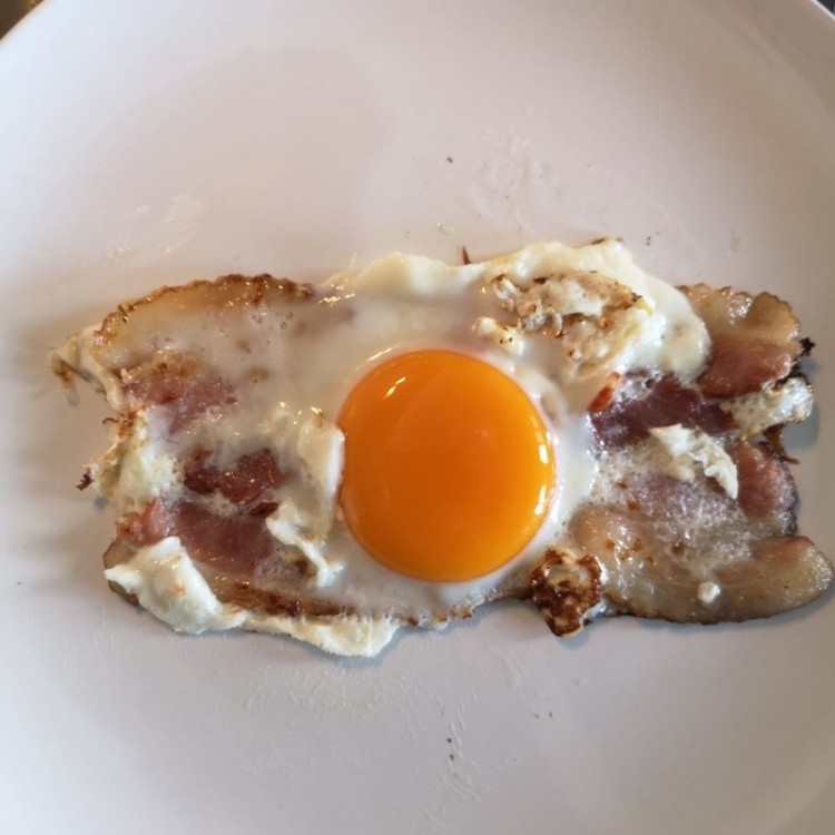 Egg on bacon 2.jpeg