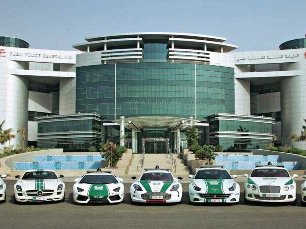 dubai-police-cars-tesla-cybertruck-2-1200x900.jpg