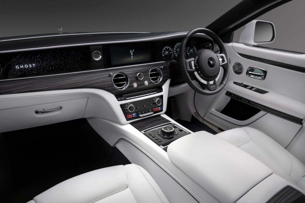 new-2021-rolls-royce-ghost-14.thumb.jpg.30de7d0ebd2205096aae3ba8ada07e5a.jpg