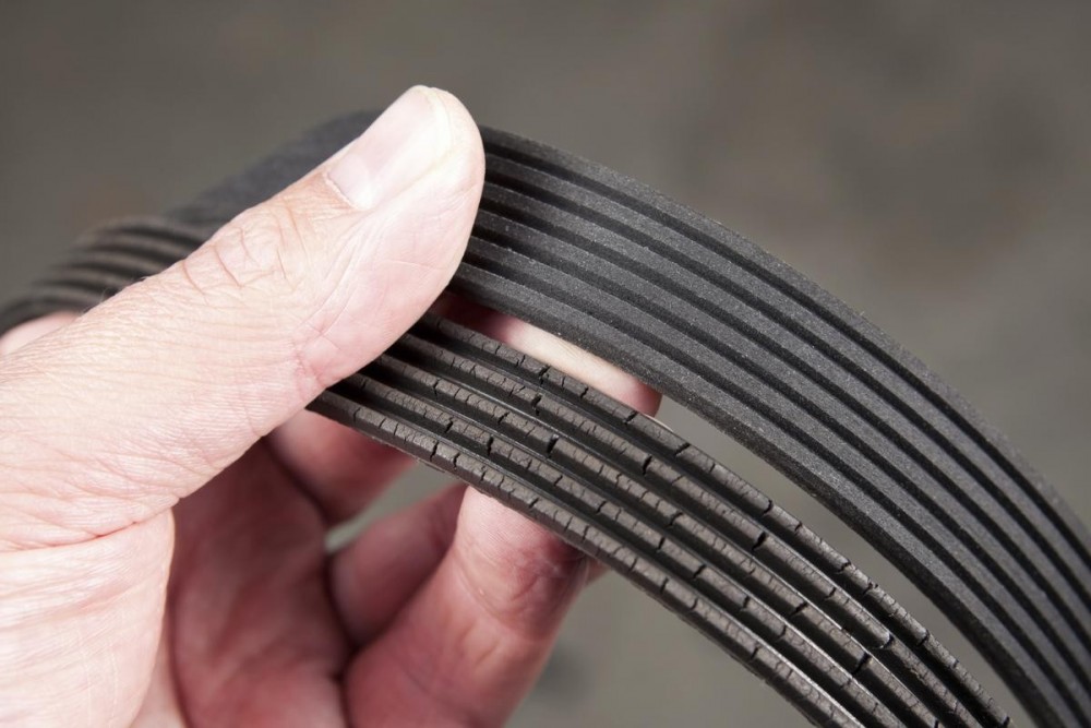 1200-5661-serpentine-belt-photo1.thumb.jpg.210b4348c718a1a32e1a17976968cd71.jpg