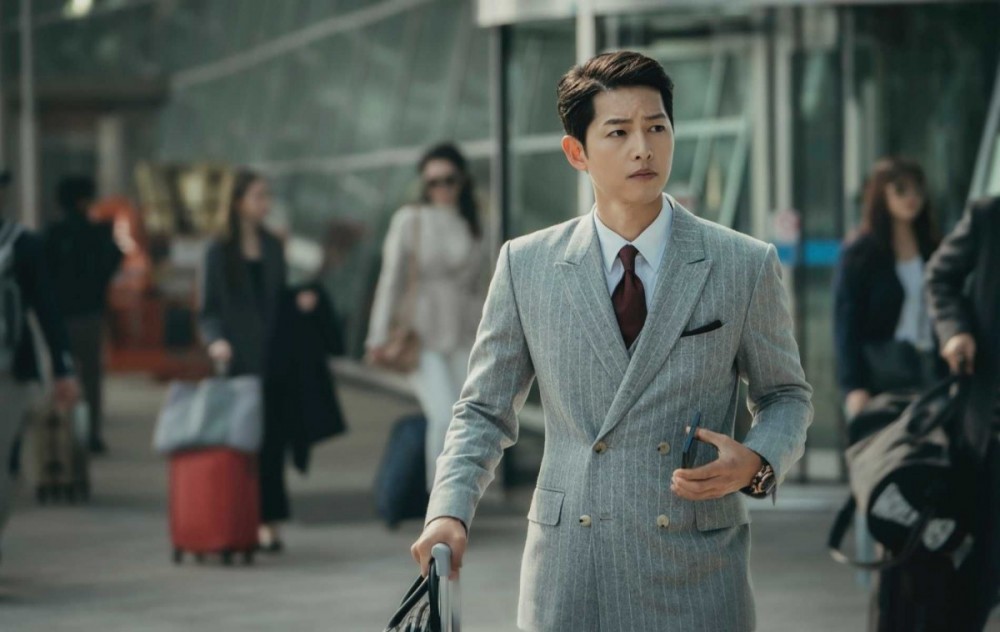 24073222-01a-song-joong-ki_article_1900x1200.jpg