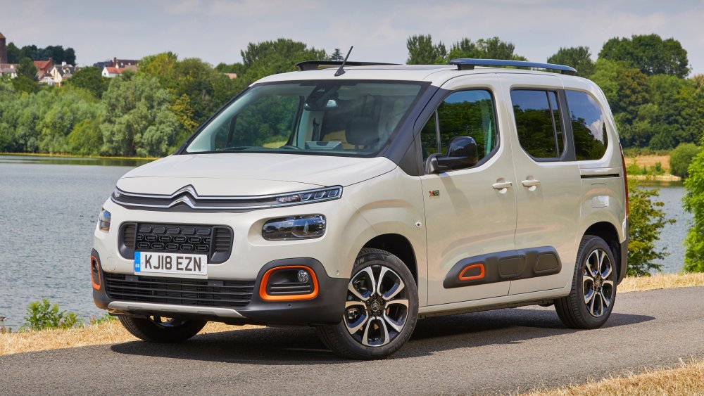 5-Citroen-Berlingo.thumb.jpg.1534d79c3fb9ca8d58715fc2b9466abe.jpg