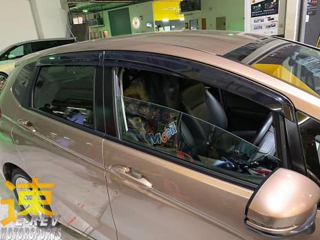 https://www.mycarforum.com/uploads/sgcarstore/data/1/11570607312_0Honda-Fit-GK-Gold-Window-Visors-Pic-3.jpg