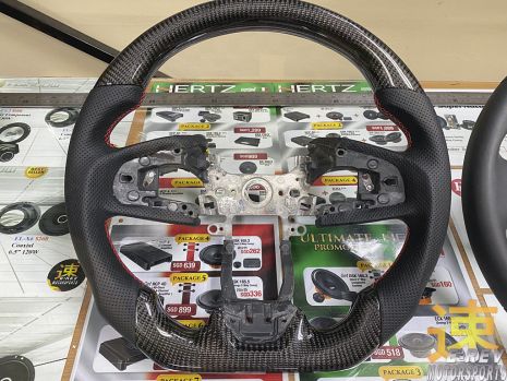 https://www.mycarforum.com/uploads/sgcarstore/data/1/1_1654484545_0Honda-Civic-FC-White-Carbon-Fibre-Steering-Wheel-Pic-3.jpg