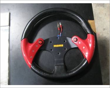 https://www.mycarforum.com/uploads/sgcarstore/data/1/Momo_Steering_Wheel1.jpg