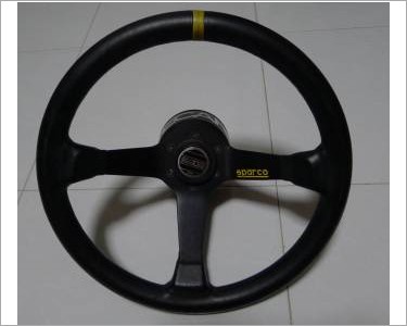 https://www.mycarforum.com/uploads/sgcarstore/data/1/Sparco_Front_view1.jpg