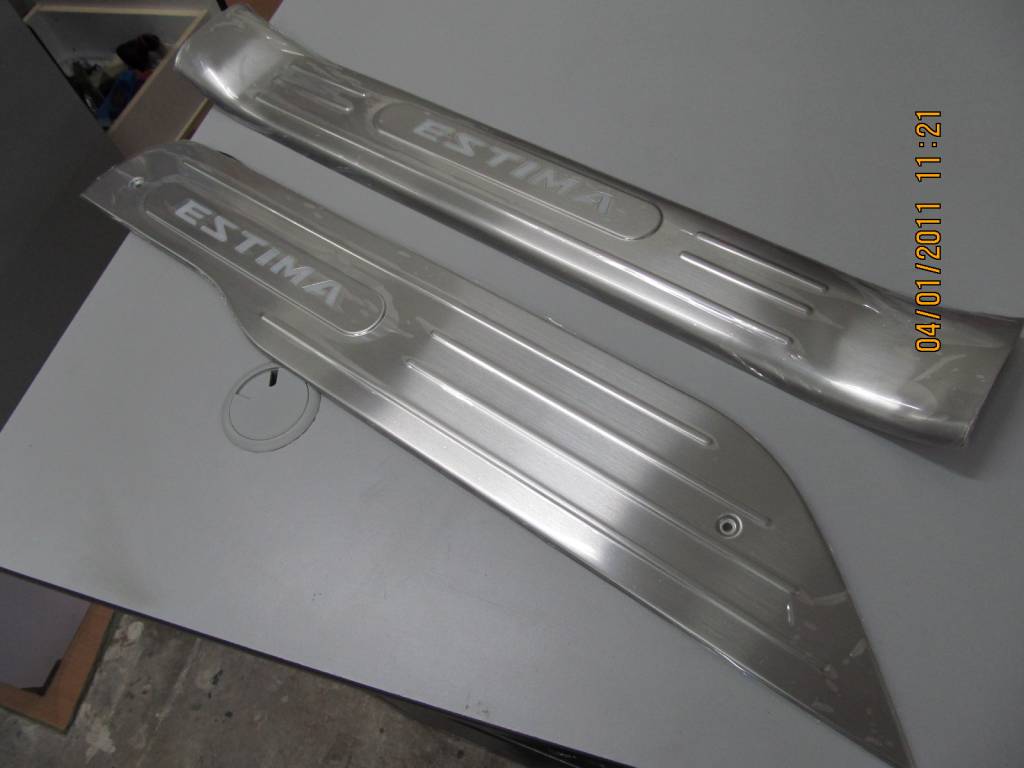 Toyota Estima Blue LED Scuff Plate