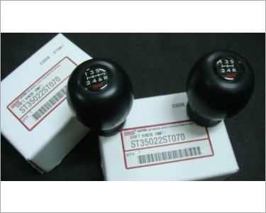 https://www.mycarforum.com/uploads/sgcarstore/data/1/wrx_gear_knob_5speed_model_27651_6speed_model_27562_1_2.JPG