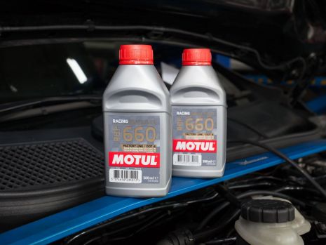 https://www.mycarforum.com/uploads/sgcarstore/data/10/10_1600913805_0Motul-RBF-660-DOT4.jpg