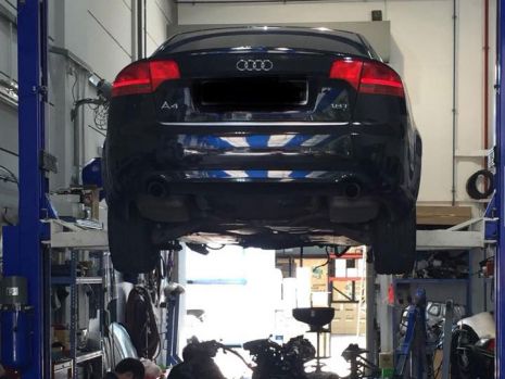 https://www.mycarforum.com/uploads/sgcarstore/data/10/10_1608795135_0C6-AUDI-ENGINE-REPAIR.jpg