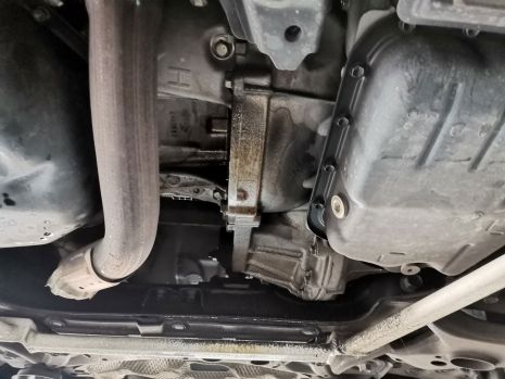 https://www.mycarforum.com/uploads/sgcarstore/data/10/10_1608797036_0ENGINE-LEAK-1.jpg