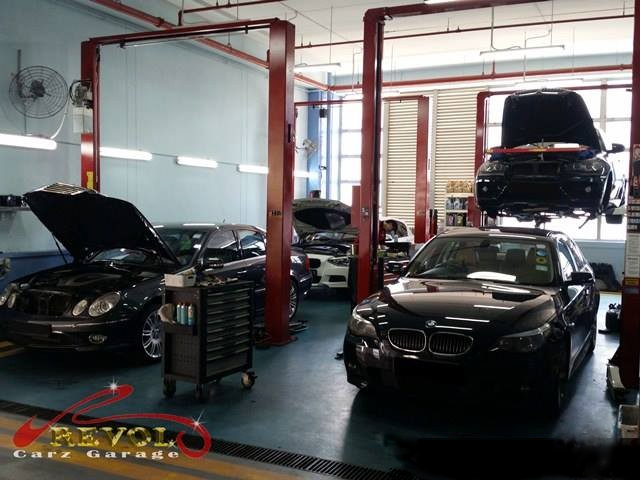 Mobil 1 Gold 0W40 Vehicle Servicing (With Car Wash & Vacuum)