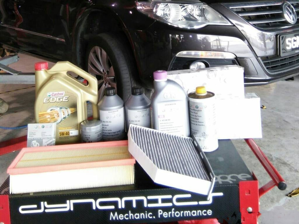 Audi A1 Castrol EDGE Titanium Fully Synthetic 5W40 Major Vehicle Servicing