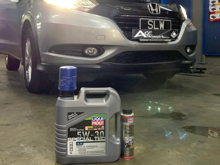 Liqui Moly Special Tec AA 5W30 4L Vehicle Servicing Package