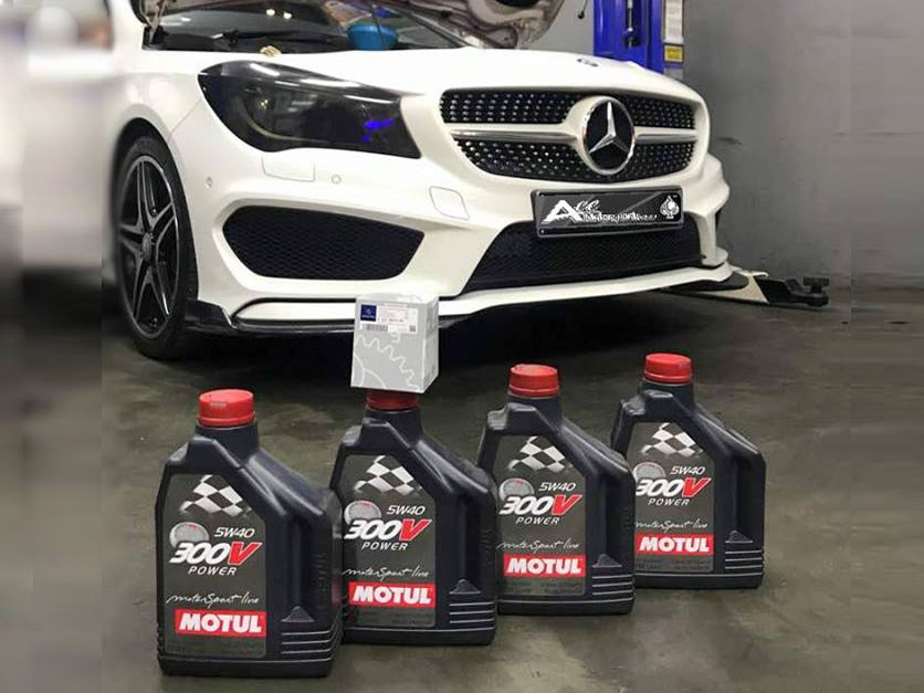 Motul 300V Vehicle Servicing Package (4 times)