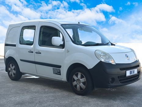 https://www.mycarforum.com/uploads/sgcarstore/data/11/11_1596436363_0kangoo1.jpg