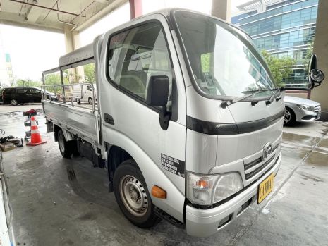 https://www.mycarforum.com/uploads/sgcarstore/data/11/11_1610703135_0toyota_dyna_with_canopy_for_re_1610351001_ea47a19d_progressive.jpg