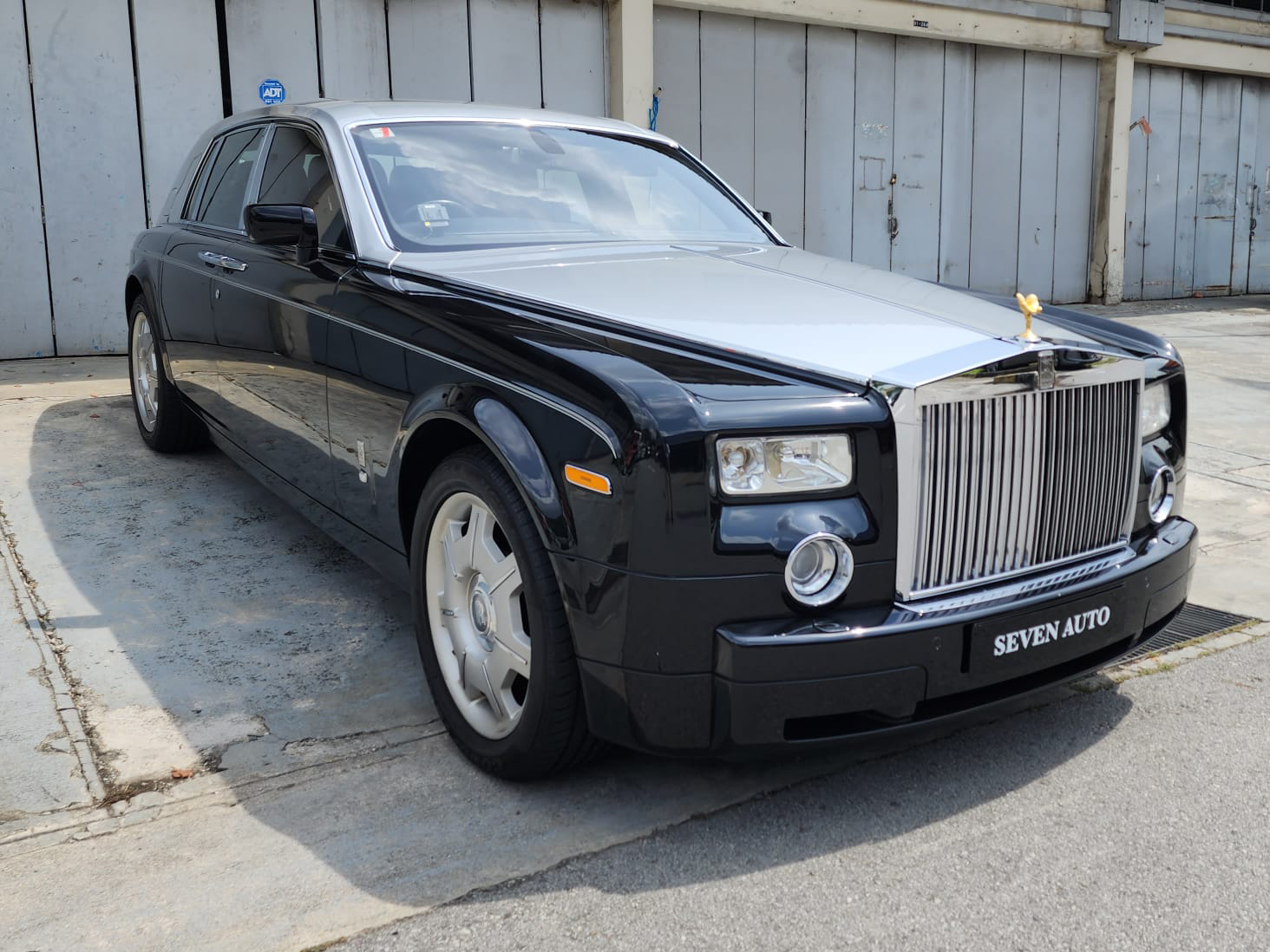 Rolls-Royce Phantom 6.7A (6 Hour Chauffeur Service)