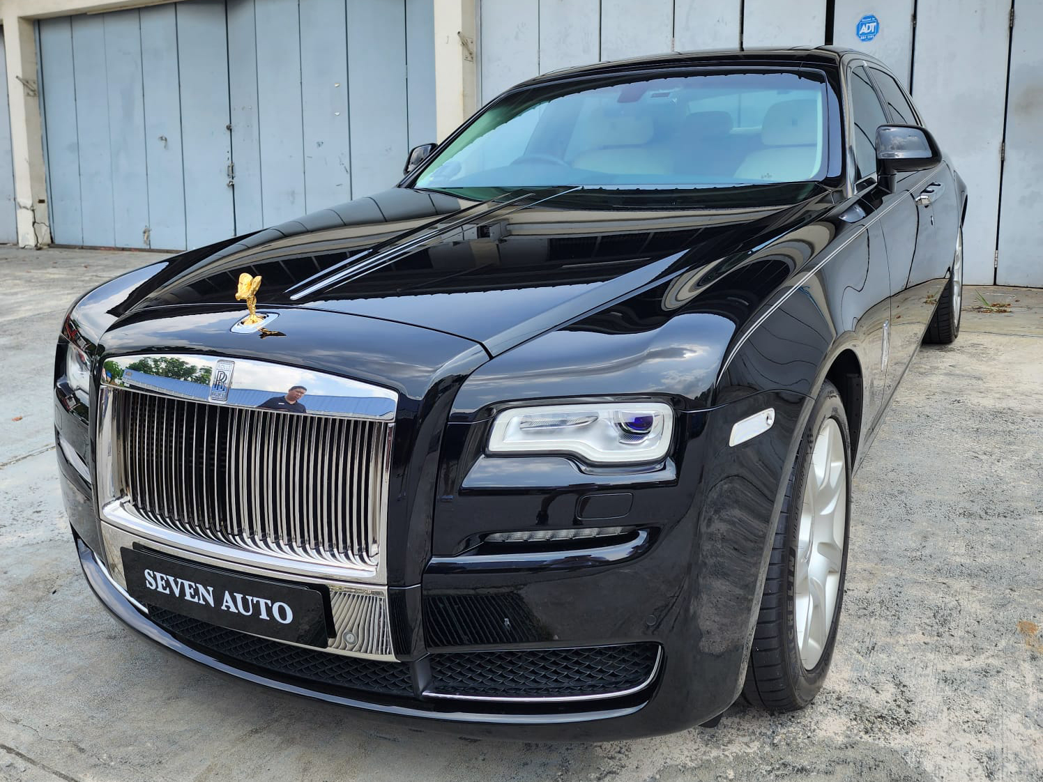 Rolls-Royce Ghost 6.6A (6 Hour Chauffeur Service)