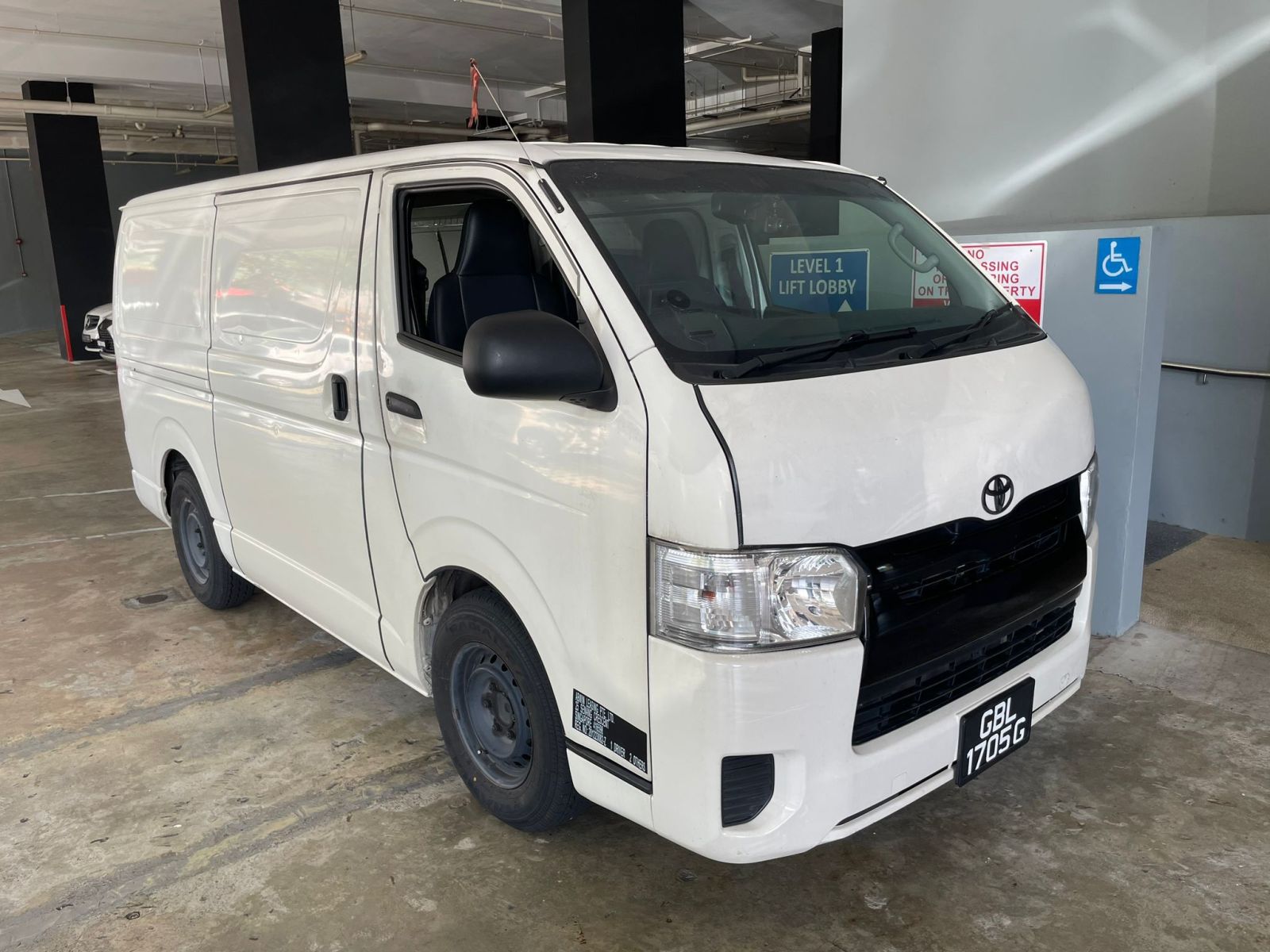 Toyota Hiace Manual Diesel (For Lease)
