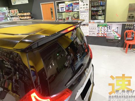 https://www.mycarforum.com/uploads/sgcarstore/data/3/3190827_0Honda-Freed-2017-Black-Rear-Roof-Spoiler.jpg