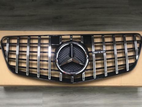 https://www.mycarforum.com/uploads/sgcarstore/data/3/3210517E200-W212-Front-Grille.jpg