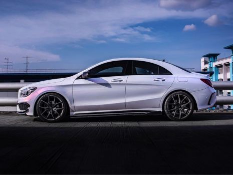 https://www.mycarforum.com/uploads/sgcarstore/data/3/3_1668750286_1merc_cla180_chameleon_white_red_2.jpg