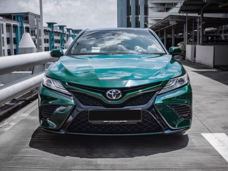 https://www.mycarforum.com/uploads/sgcarstore/data/3/3_1670895905_2toyota_camry_glossy_green_3.jpg