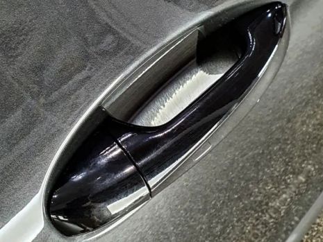 https://www.mycarforum.com/uploads/sgcarstore/data/3/3_1671510778_1High-Gloss-Black-Handle-Vinyl-Wrapping-2.jpg