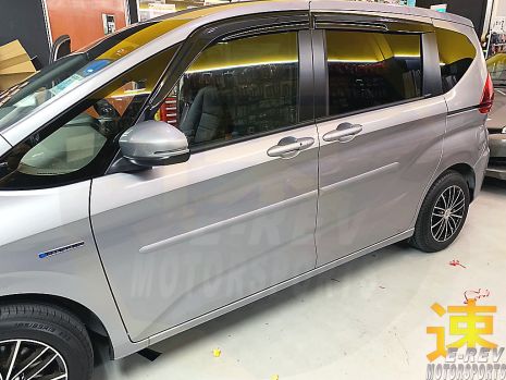 https://www.mycarforum.com/uploads/sgcarstore/data/3/3_1713762129_0Honda-Freed-2019-Protective-Door-Moulding.jpg