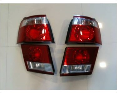 https://www.mycarforum.com/uploads/sgcarstore/data/3/Kia_Carens_taillights1.jpg