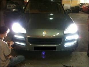 https://www.mycarforum.com/uploads/sgcarstore/data/3/Porsche_Hid1.jpg