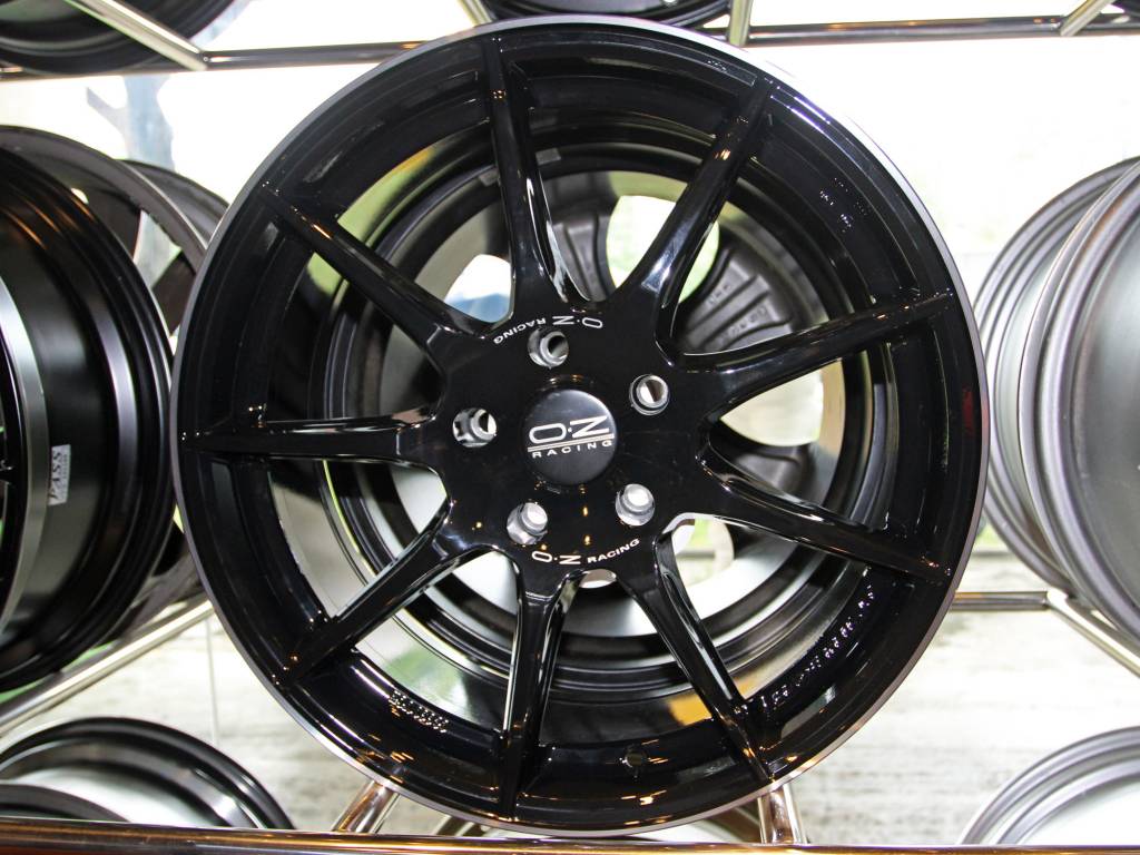 OZ Racing Veloce GT Alloy 17