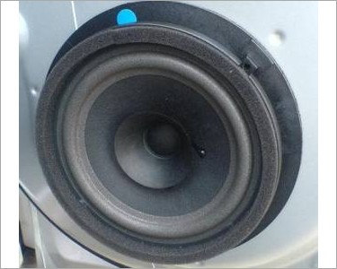 https://www.mycarforum.com/uploads/sgcarstore/data/6/Stock_Speakers_On_Door1.JPG