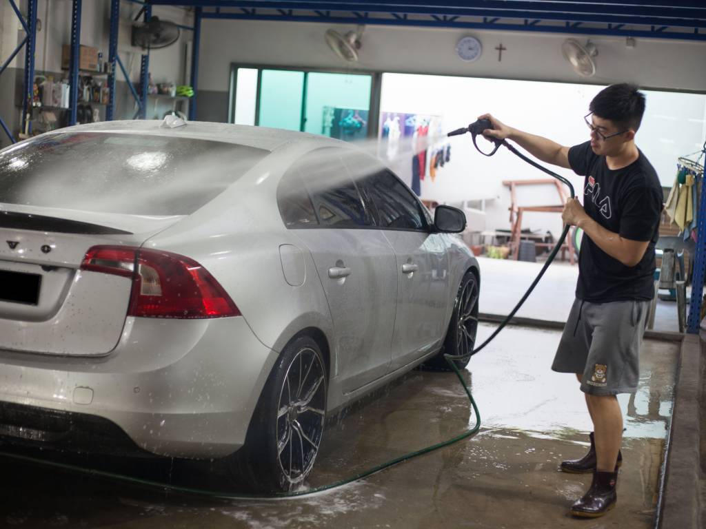 Car Wash (With Tyre Shine)